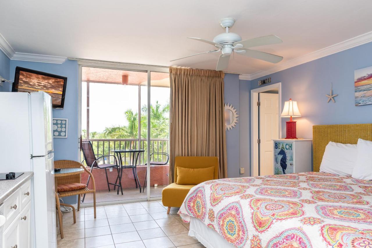 Casa Playa Beach Resort Fort Myers Beach Room photo